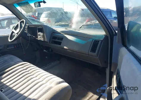 1992 Chevrolet Gmt-400 K1500 z USA, uszkodzony, nr VIN 1GCEK14KXNE149561